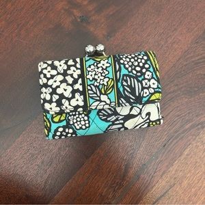 Vera Bradley Mini Wallet in pattern Island Bloom
